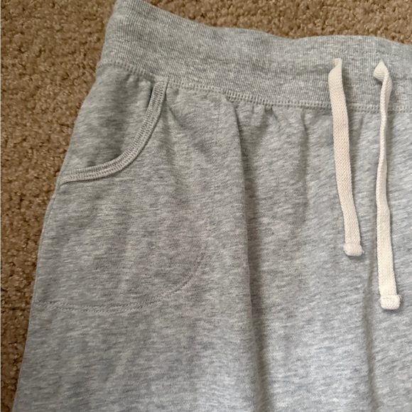 NWOT gap skirt - Picture 2 of 6